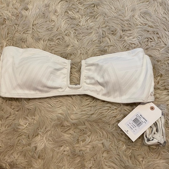 NEW WITH TAGS Billabong bikini top - Picture 3 of 7